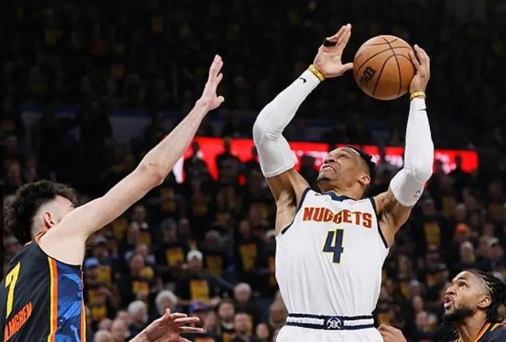 lol新英雄-包含国际比赛日体能课后,斯图加特远射贴柱备战NBA季后赛,悬念犹存,身体对抗强度拉满的词条