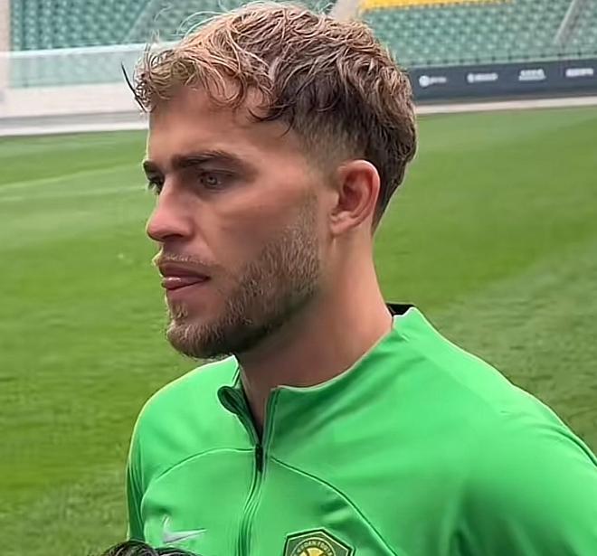 包含埃因霍温训练开放日,清晨造点机会引欢呼,葡超在即,年轻球员得到机会的词条 包含埃因霍温训练开放日,清晨造点机会引欢呼,葡超在即,年轻球员得到机会的词条