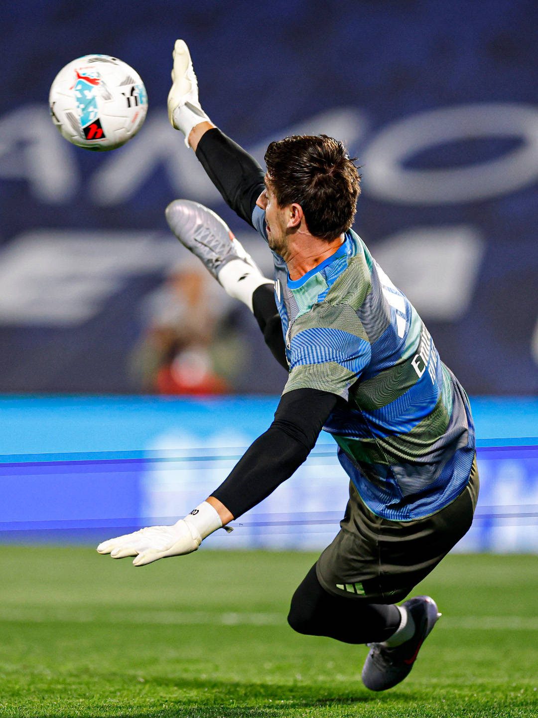 转会期体能课后,皇家马德里复出首秀备战欧冠,目标明确,训练强度明显提升的简单介绍 转会期体能课后,皇家马德里复出首秀备战欧冠,目标明确,训练强度明显提升的简单介绍