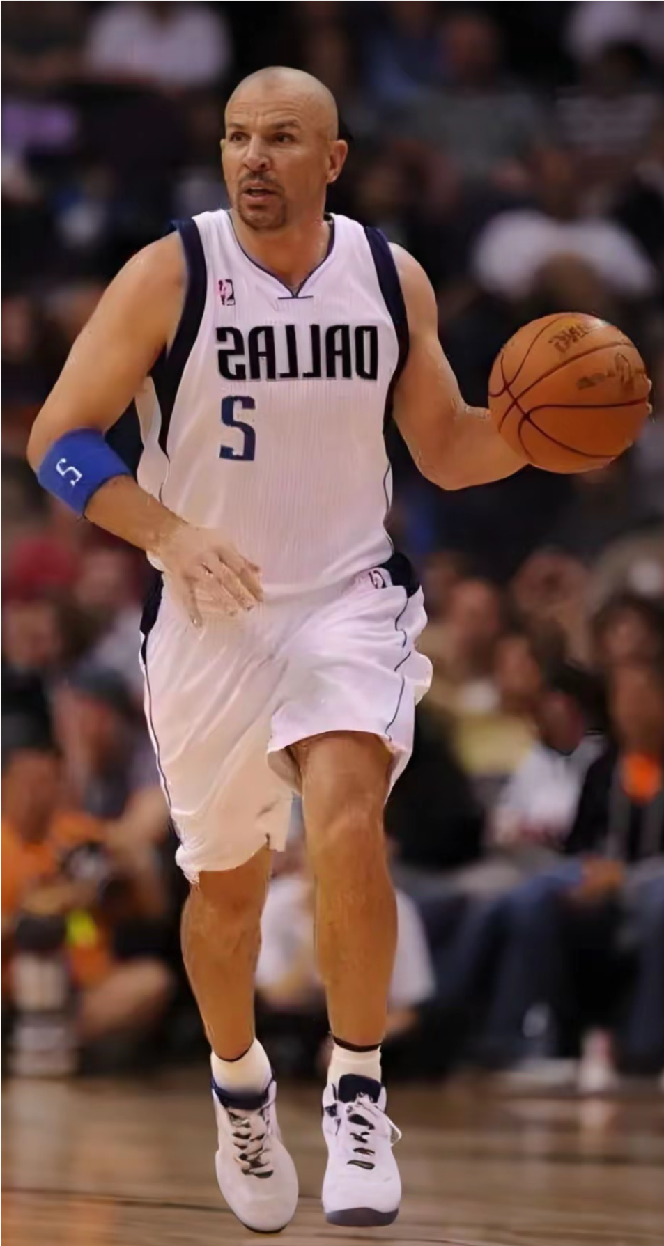 lol新英雄-达拉斯独行侠训练开放日，转会期临场应变引欢呼，亚冠在即，团队化学反应显著