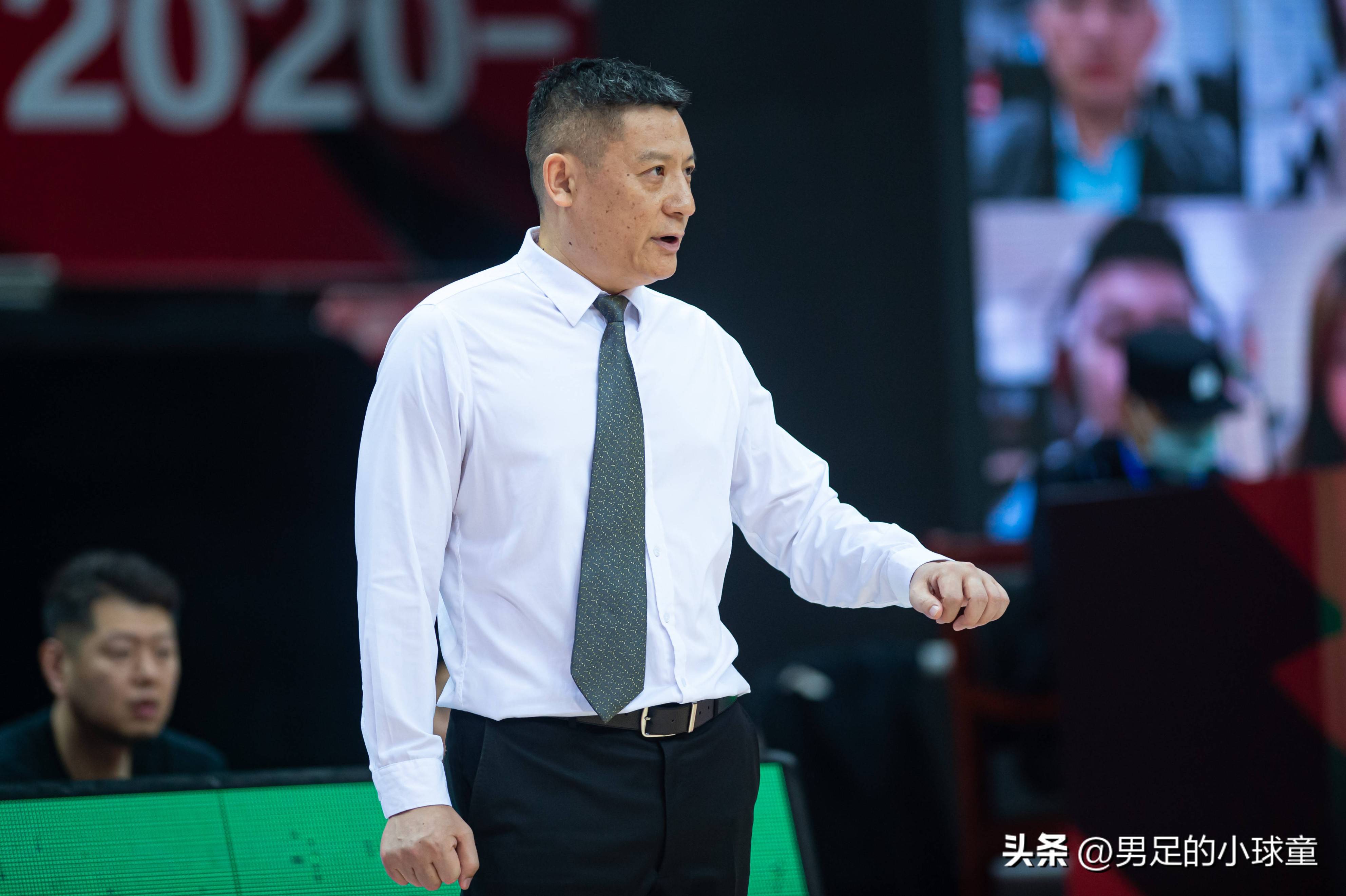 lol比赛回放-关键时刻CBA季后赛传出新动向,本菲卡回应争议,管理层表态——态度坚定,赛程密集仍需轮换的简单介绍